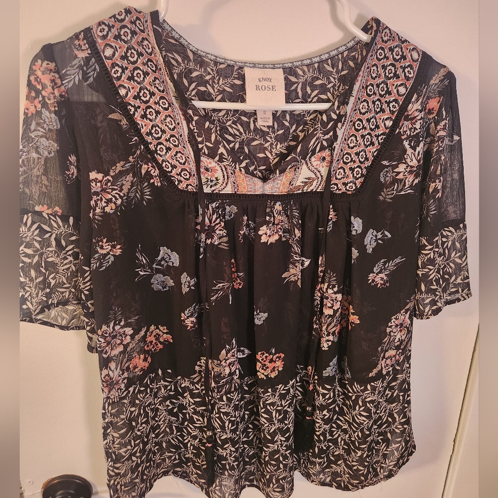 Knox Rose Boho Sheer Floral Black Top Size Small